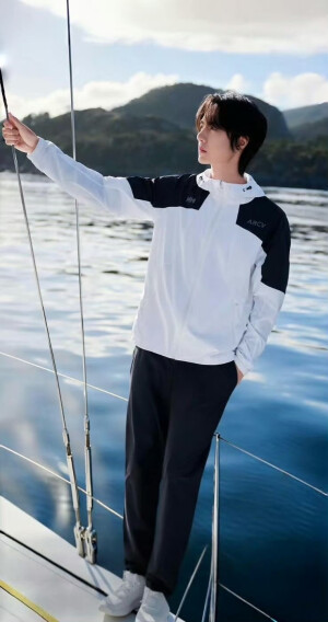 王一博  「少年不惧岁月长」