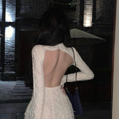 背影女头