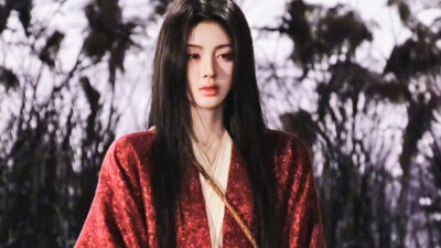 《月鳞绮纪》露芜衣（鞠婧祎饰）
