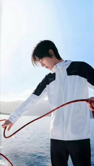 王一博  「少年不惧岁月长」