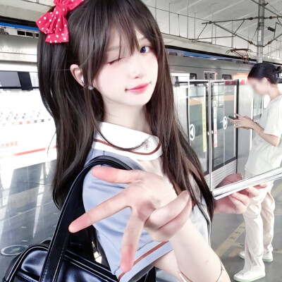 白蓝色的纸条和风