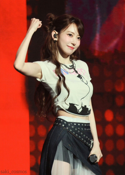 宮脇咲良 饭拍高清