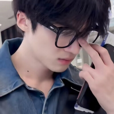 闫桉