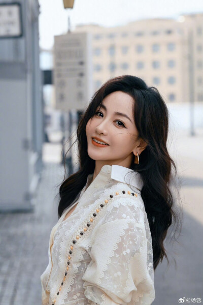杨蓉