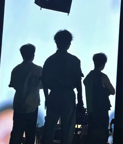 闹三