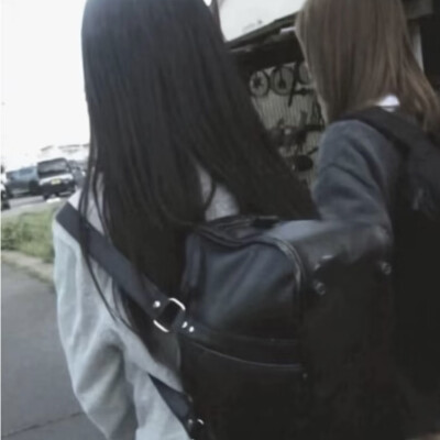 (⁎⁍̴̛ᴗ⁍̴̛⁎)