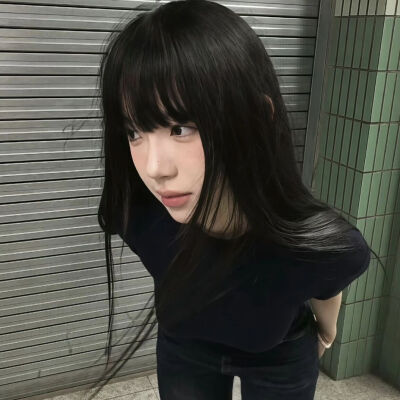 侧影女头