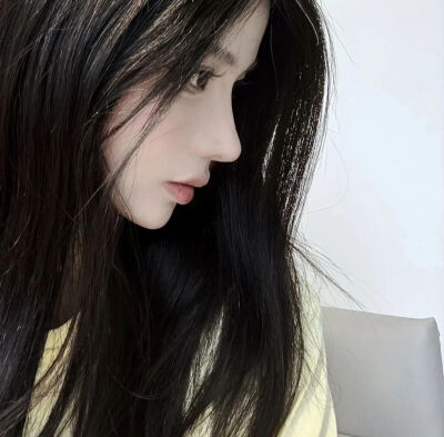 侧影女头