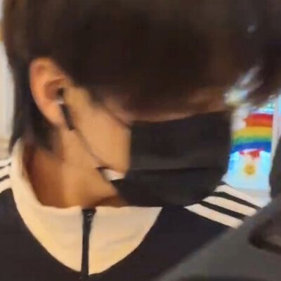 阿迪是那个什么最好的嫁妆吧就是（审核爸爸我错了让我传好不）