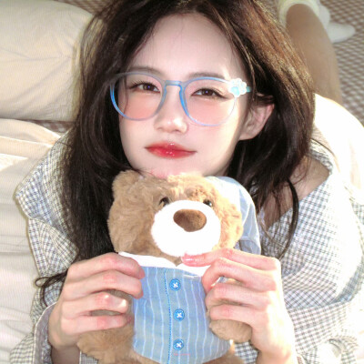 头像女 李一桐