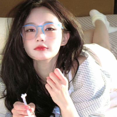 头像女 李一桐