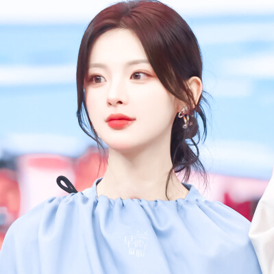 杨超越
