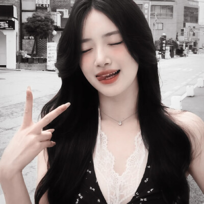我亲吻爱人的蝴蝶骨 冬天来了
