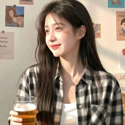 女头/笑容常挂脸上