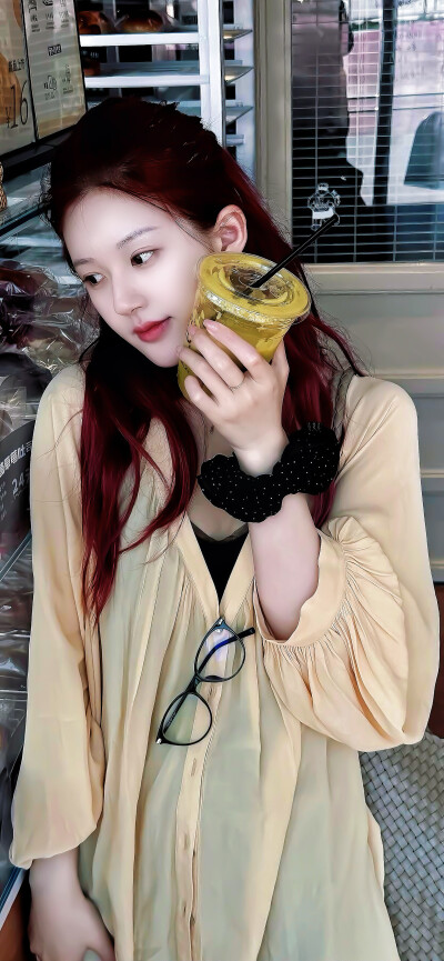 赵露思壁纸