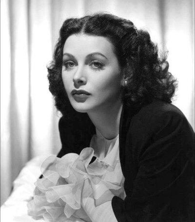 Hedy Lamarr, 1944