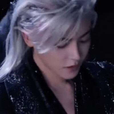 眉间落下了一万年的雪