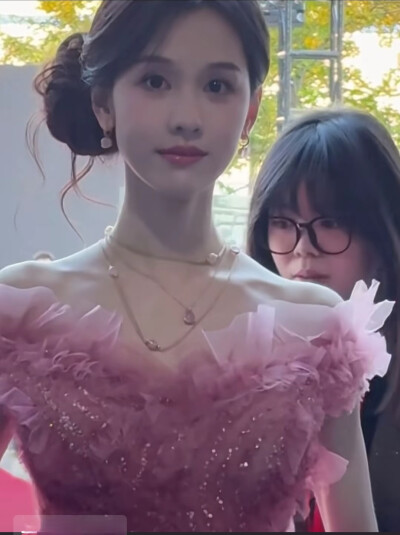 美女们(*´ω｀*)
