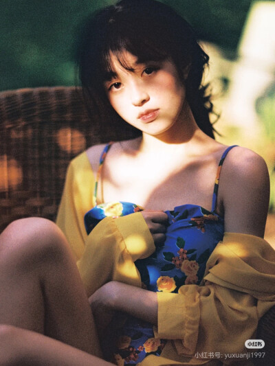 女