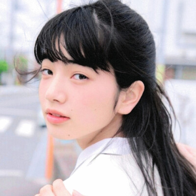 任君凭栏我栖春山