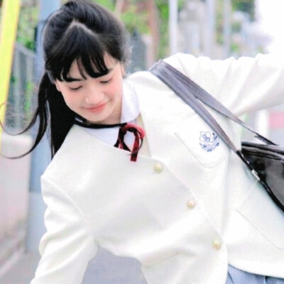 任君凭栏我栖春山