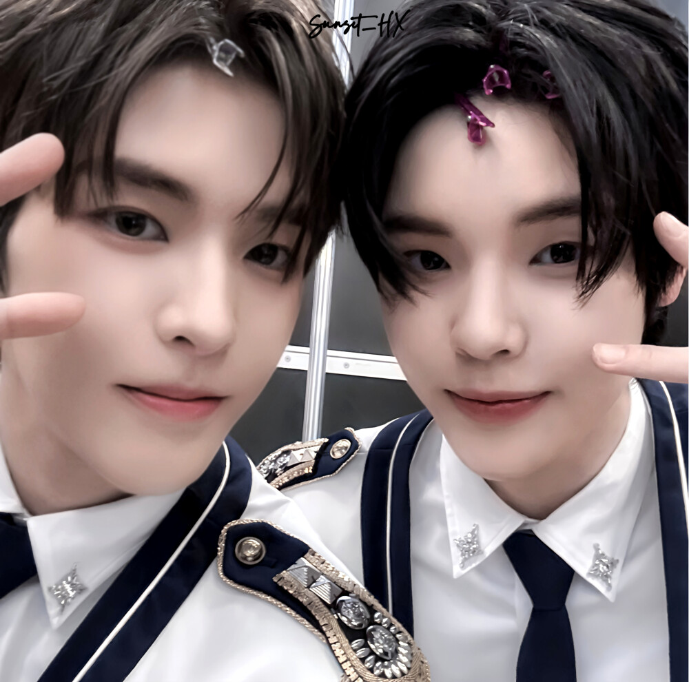 两个萌物٩(๑•̀ω•́๑)۶