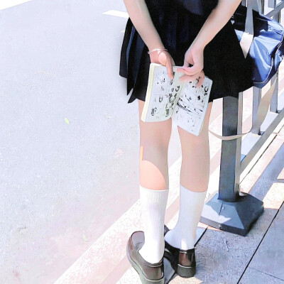 任君凭栏我栖春山