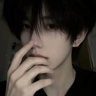 爱你垂眸下的泪滴