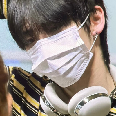 当我抱住你的时候你就像个刺猬