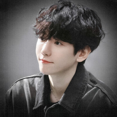 영원히 행복한 존재가 되어주세요
Please be a happy forever being.
©BK4zy | 边伯贤