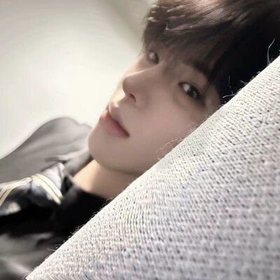 爱你垂眸下的泪滴