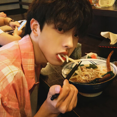 爱你垂眸下的泪滴