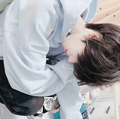 爱你垂眸下的泪滴