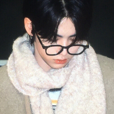 当我抱住你的时候你就像个刺猬