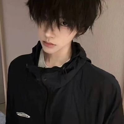 爱你垂眸下的泪滴