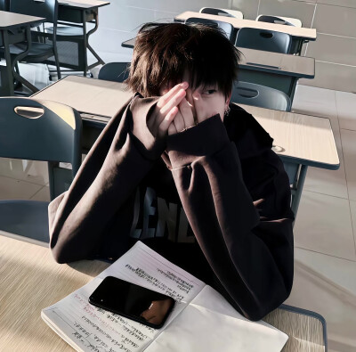 爱你垂眸下的泪滴