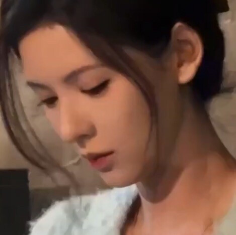 讲一声冻冻你会和我抱拥