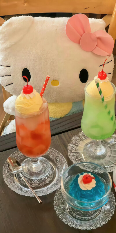 夏日里的漂亮水