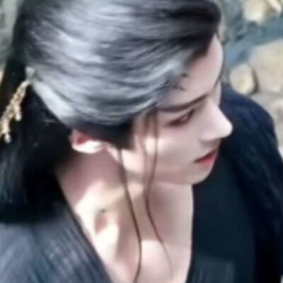 在寂寞两条鱼上飞