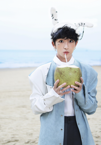 黄子弘凡