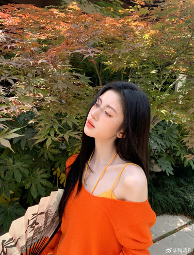 橙色的鞠婧祎
