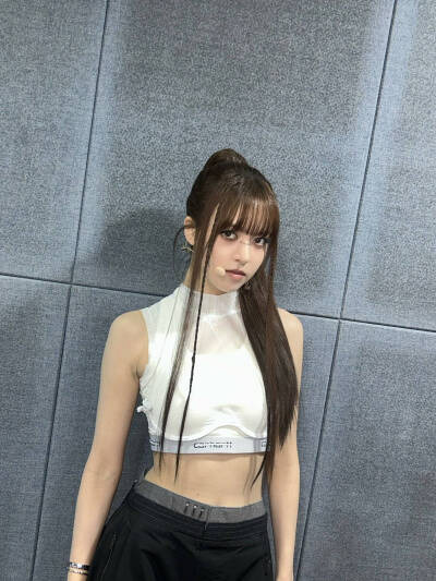 LILY 朴珍