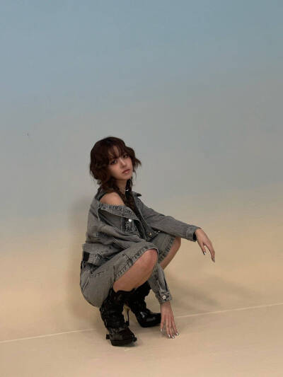 LILY 朴珍