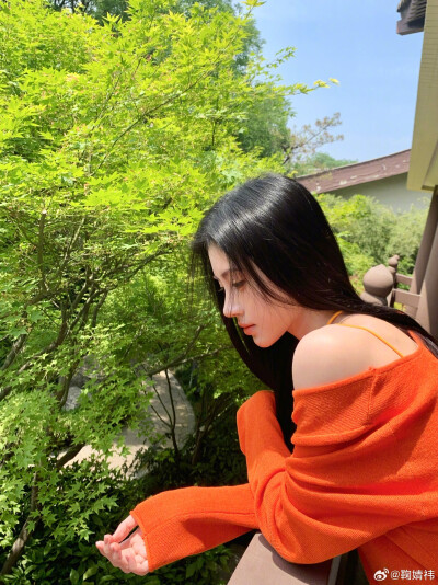 橙色的鞠婧祎