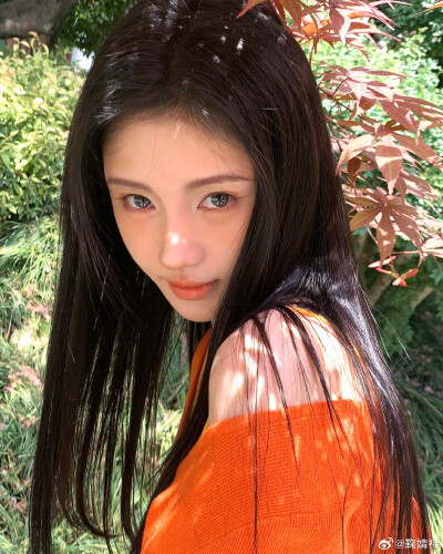 橙色的鞠婧祎