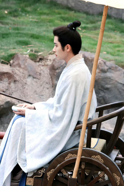 丞磊 莫离