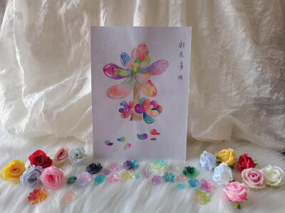 28 彩虹多肉（绘画 | 水彩 | 果花甘03）
2018.6.24
自然界中没有这样五彩斑斓的多肉植物。
画这幅画之前，调了彩虹色画了彩虹玫瑰，画完玫瑰还有余墨，于是拿出来多肉植物的线稿，染了一个彩虹色的多肉植物。
像糖…