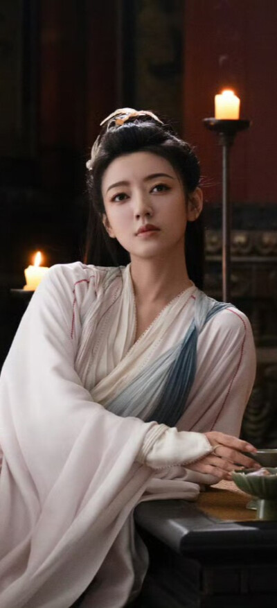 何瑞贤《临江仙》樊凌儿