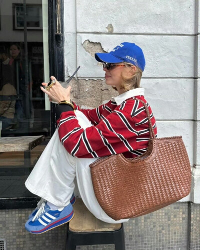 BY爱喝可乐的古娜小姐