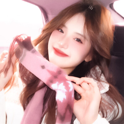  胡馨尹* 『十指相扣』  
原陈文嘉 cr.苏稚童